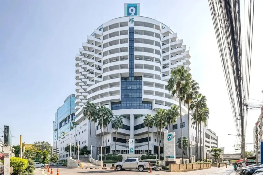 Praram 9 Hospital, Bangkok, Thailand